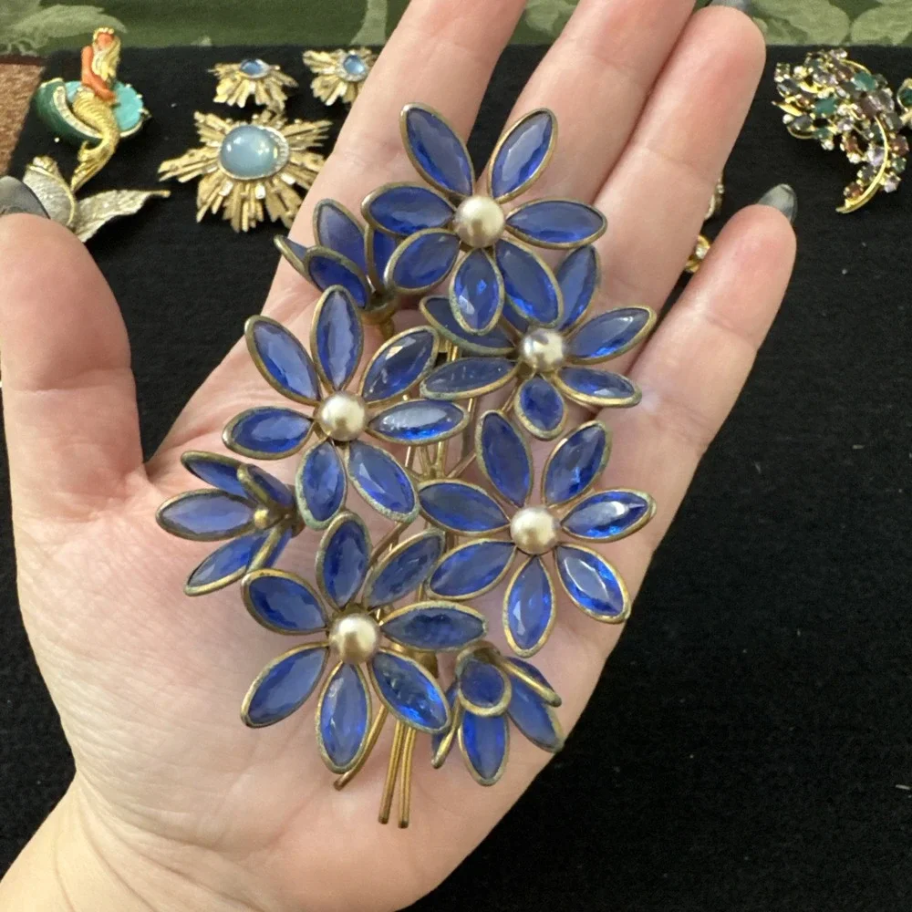 Stunning Rare Early Trifari Gripoix Glass Brooch Cobalt & Pearl Floral Fur Clip